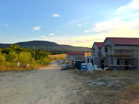 Eladó új építésű telek, Üröm 423 m² 45 M Ft